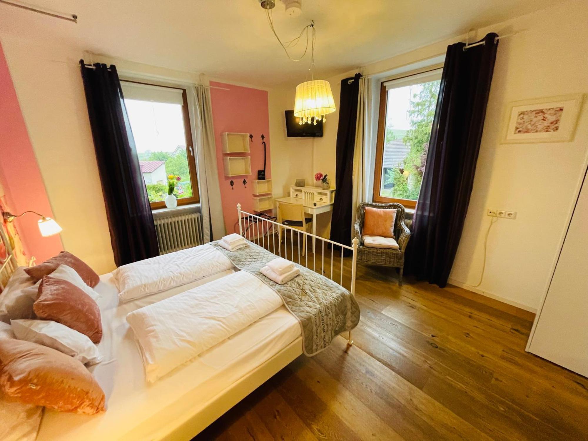 Zum Rayers Cafe-Restaurant & Boutique-Hotel Niederrotweil Habitación foto